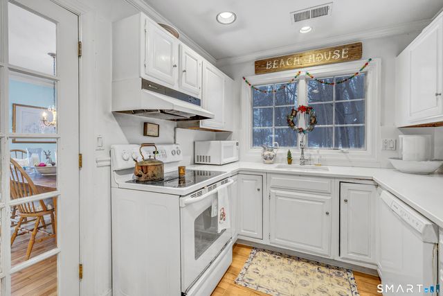 60 Clinton Avenue, Westport, CT 06880