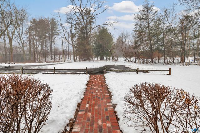 60 Clinton Avenue, Westport, CT 06880