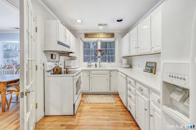 60 Clinton Avenue, Westport, CT 06880