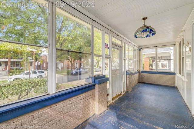 1360 Lakepointe Street, Grosse Pointe Park, MI 48230