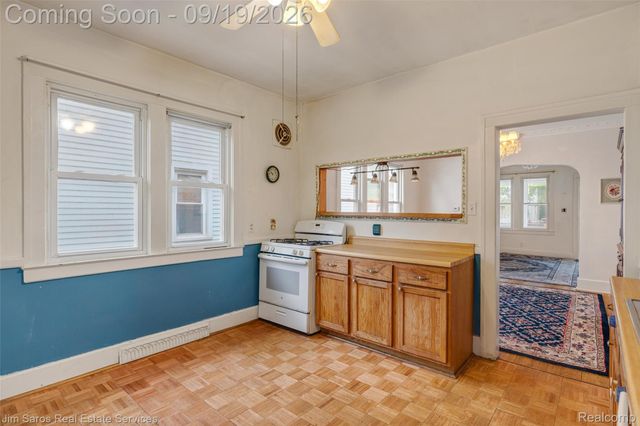 1360 Lakepointe Street, Grosse Pointe Park, MI 48230