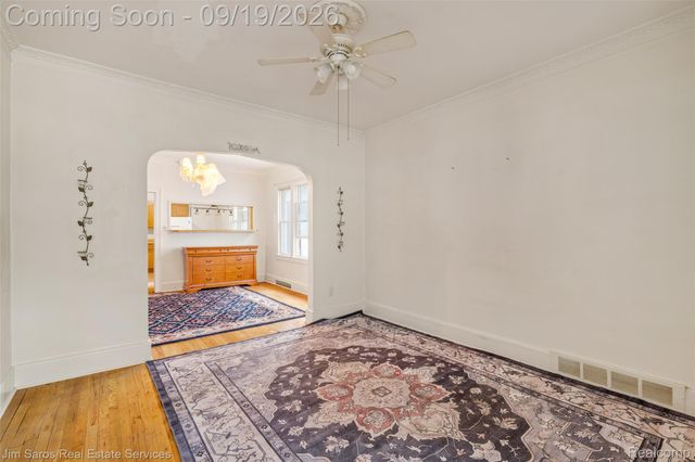 1360 Lakepointe Street, Grosse Pointe Park, MI 48230