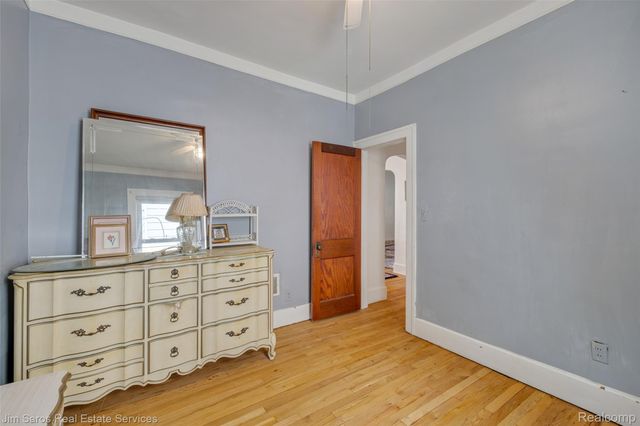 1360 Lakepointe Street, Grosse Pointe Park, MI 48230