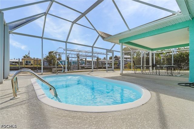 2709 Clyde ST, Matlacha, FL 33993