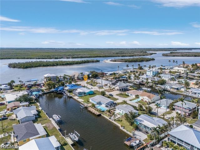 2709 Clyde ST, Matlacha, FL 33993