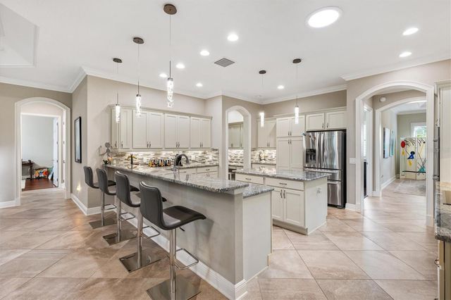 984 IRON OAK WAY, The Villages, FL 32163