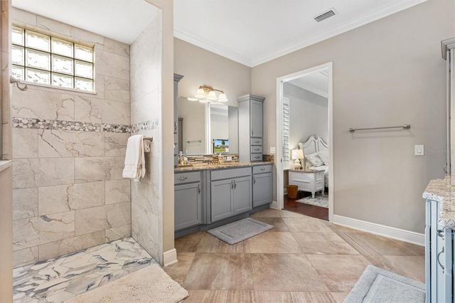 984 IRON OAK WAY, The Villages, FL 32163