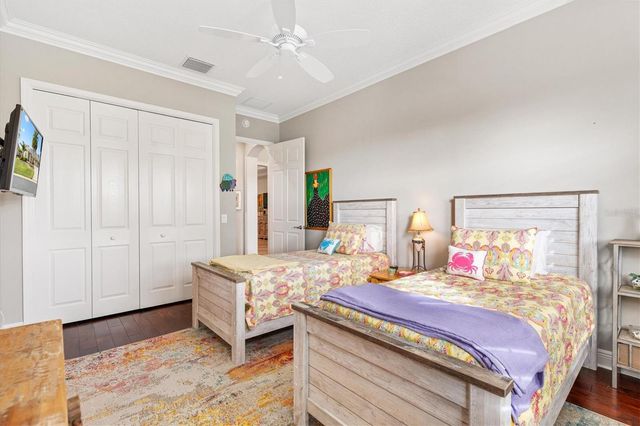 984 IRON OAK WAY, The Villages, FL 32163