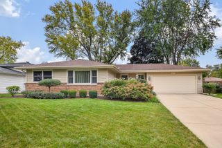 1920 Richard Street, Aurora, IL 60506