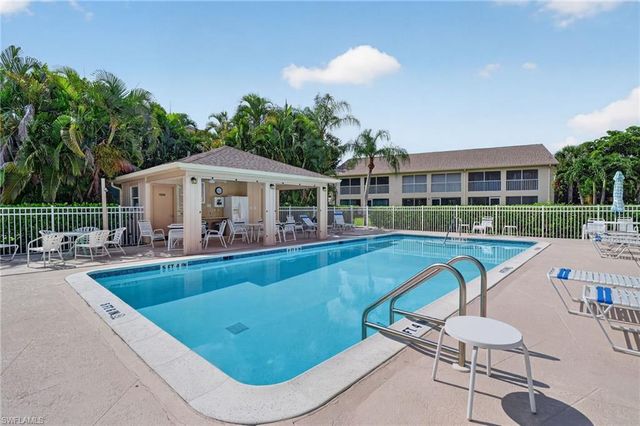 328 Bradstrom CIR E101, Naples, FL 34113