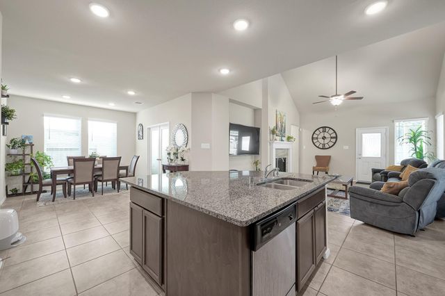 2811 Wilde Redbud Lane, Conroe, TX 77385