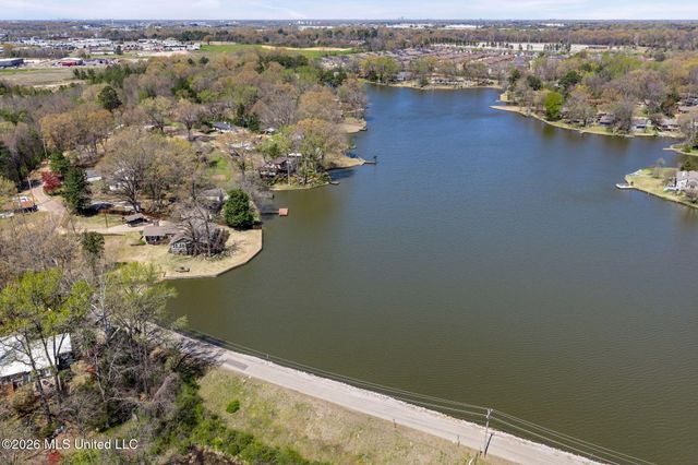 7300 W Shahkoka Drive, Olive Branch, MS 38654