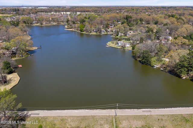 7300 W Shahkoka Drive, Olive Branch, MS 38654