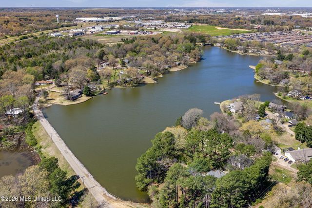 7300 W Shahkoka Drive, Olive Branch, MS 38654