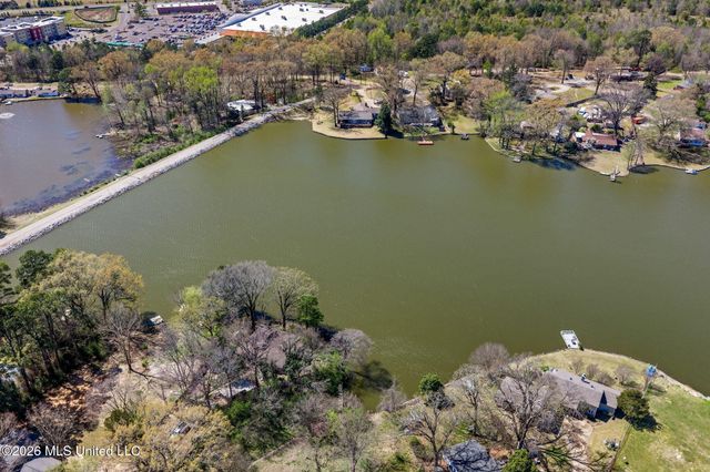 7300 W Shahkoka Drive, Olive Branch, MS 38654