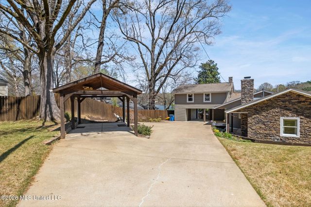 7300 W Shahkoka Drive, Olive Branch, MS 38654