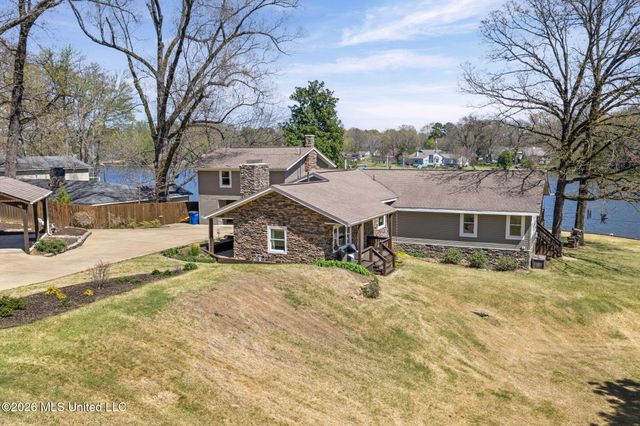 7300 W Shahkoka Drive, Olive Branch, MS 38654