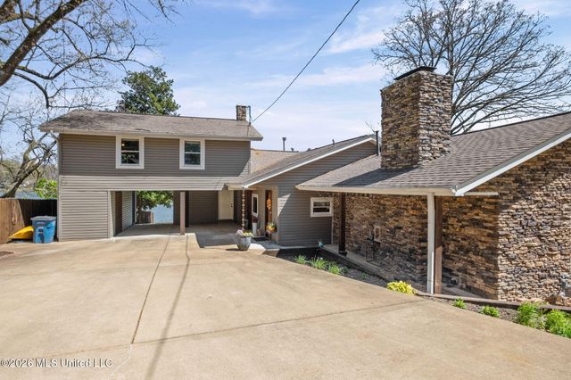 7300 W Shahkoka Drive, Olive Branch, MS 38654