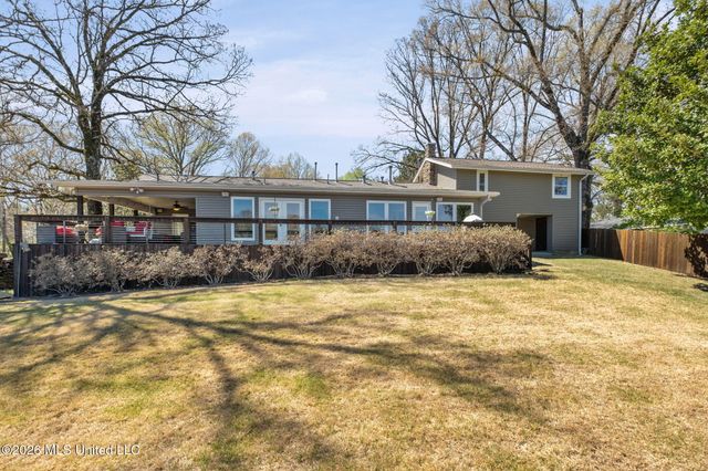 7300 W Shahkoka Drive, Olive Branch, MS 38654