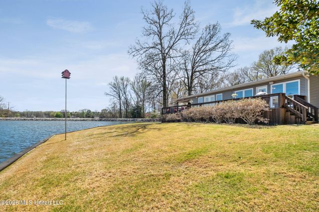 7300 W Shahkoka Drive, Olive Branch, MS 38654