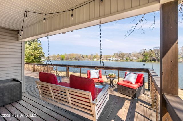 7300 W Shahkoka Drive, Olive Branch, MS 38654