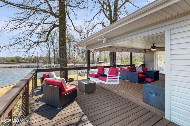 7300 W Shahkoka Drive, Olive Branch, MS 38654