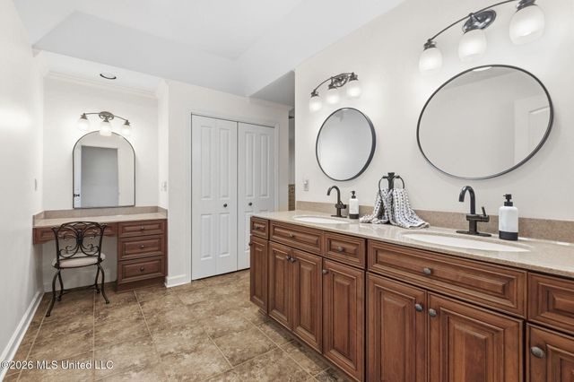 7300 W Shahkoka Drive, Olive Branch, MS 38654