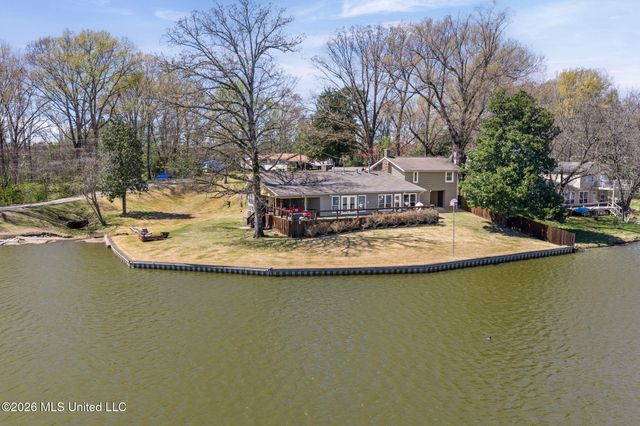 7300 W Shahkoka Drive, Olive Branch, MS 38654