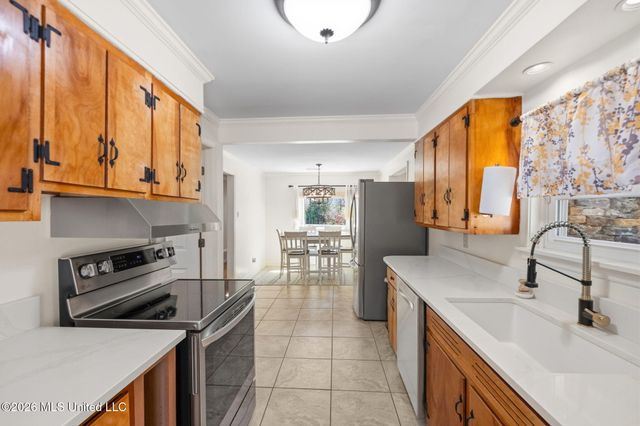 7300 W Shahkoka Drive, Olive Branch, MS 38654