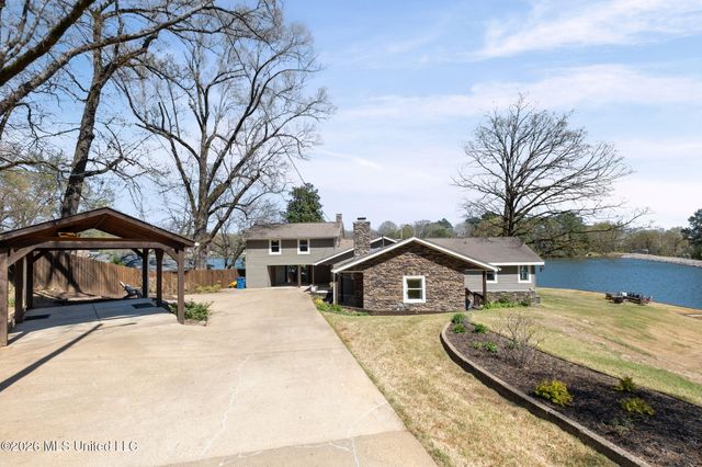 7300 W Shahkoka Drive, Olive Branch, MS 38654