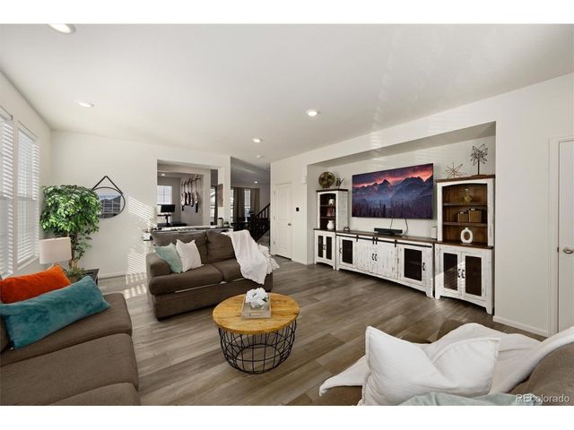 4605 Meadow Dr, Dacono, CO 80514