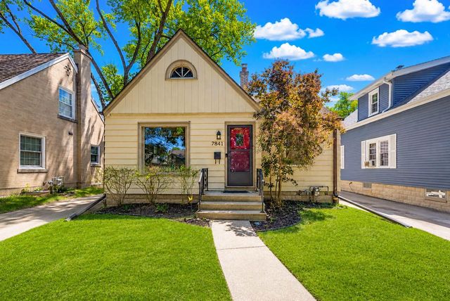 7841 W Lorraine PLACE, Milwaukee, WI 53222