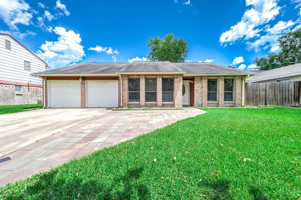 16238 Sierra Grande Drive, Houston, TX 77083