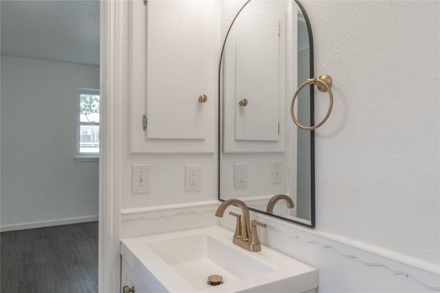 617 W Silver Meadow Drive, Oklahoma City, OK 73110