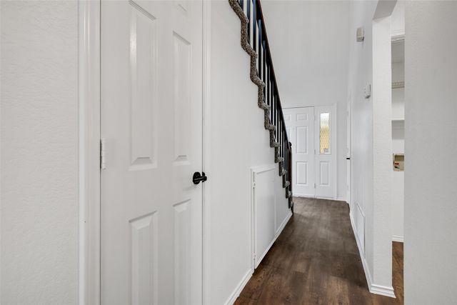 1608 Creek Bank Lane Q, Arlington, TX 76014