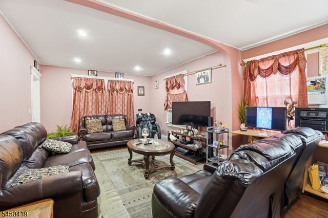 51 N 17Th St, Prospect Park Boro, NJ 07508