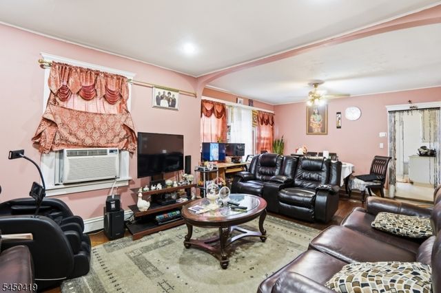 51 N 17Th St, Prospect Park Boro, NJ 07508