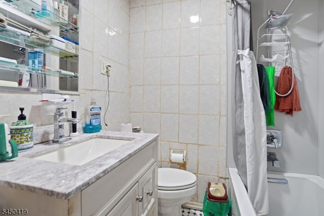 51 N 17Th St, Prospect Park Boro, NJ 07508