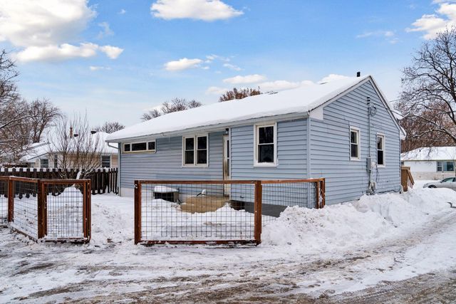 4949 Welcome Avenue N, Crystal, MN 55429