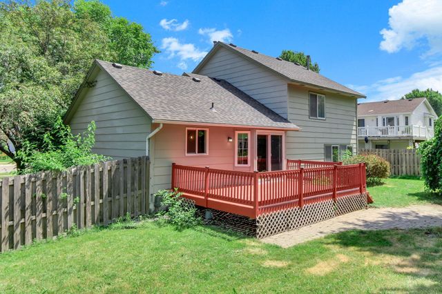 16025 Grove Trail, Lakeville, MN 55044