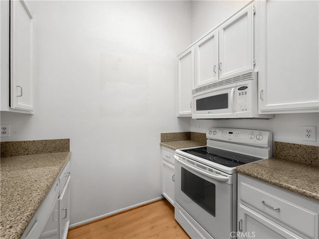 5744 E Creekside 9, Orange, CA 92869