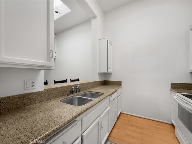 5744 E Creekside 9, Orange, CA 92869