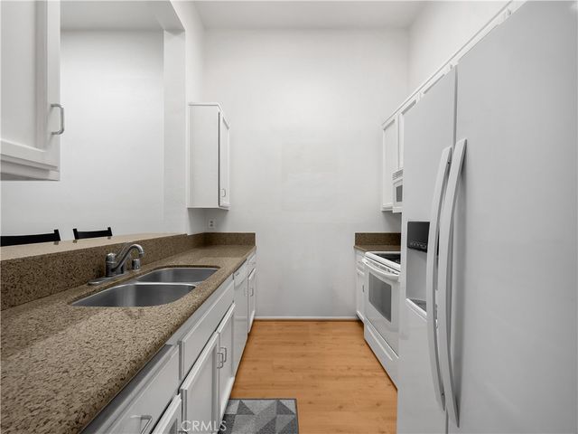 5744 E Creekside 9, Orange, CA 92869