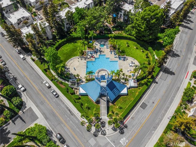 5744 E Creekside 9, Orange, CA 92869