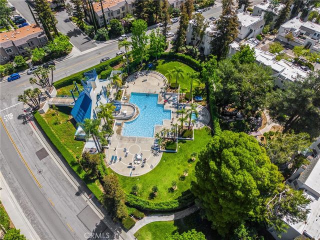 5744 E Creekside 9, Orange, CA 92869