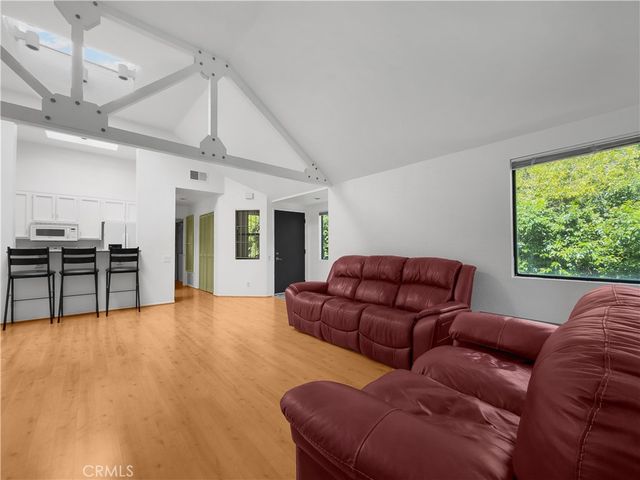 5744 E Creekside 9, Orange, CA 92869