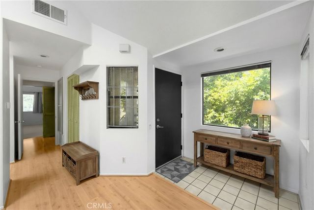 5744 E Creekside 9, Orange, CA 92869