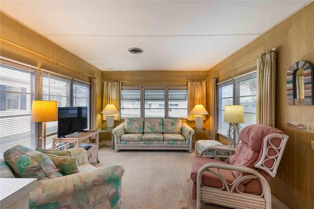 239 INNER DRIVE E, Venice, FL 34285