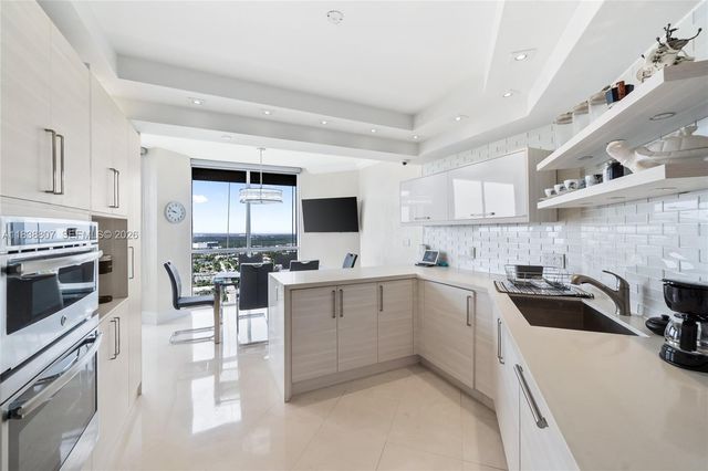 2000 Island Boulevard 2409, Aventura, FL 33160