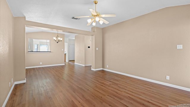 7215 Falcon Trail, San Antonio, TX 78227